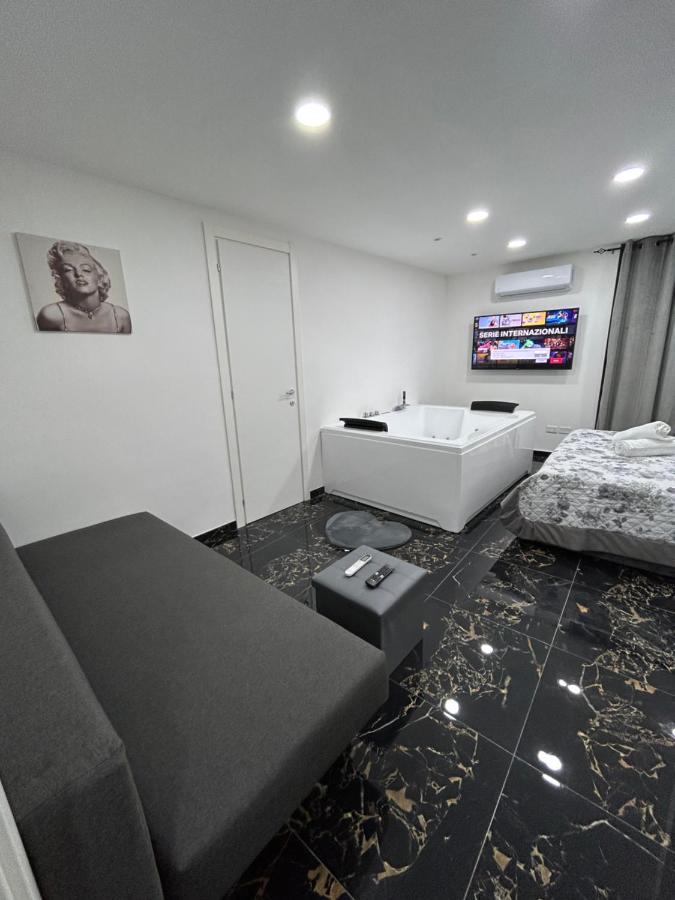 Giovanni Luxury Suites Naples Exterior photo