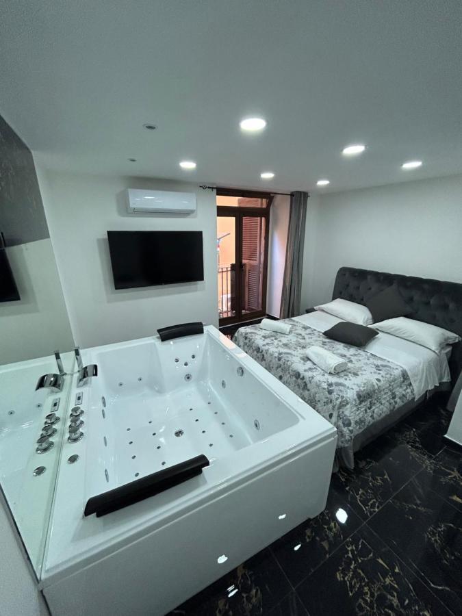Giovanni Luxury Suites Naples Exterior photo
