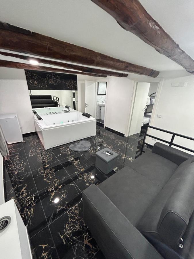Giovanni Luxury Suites Naples Exterior photo